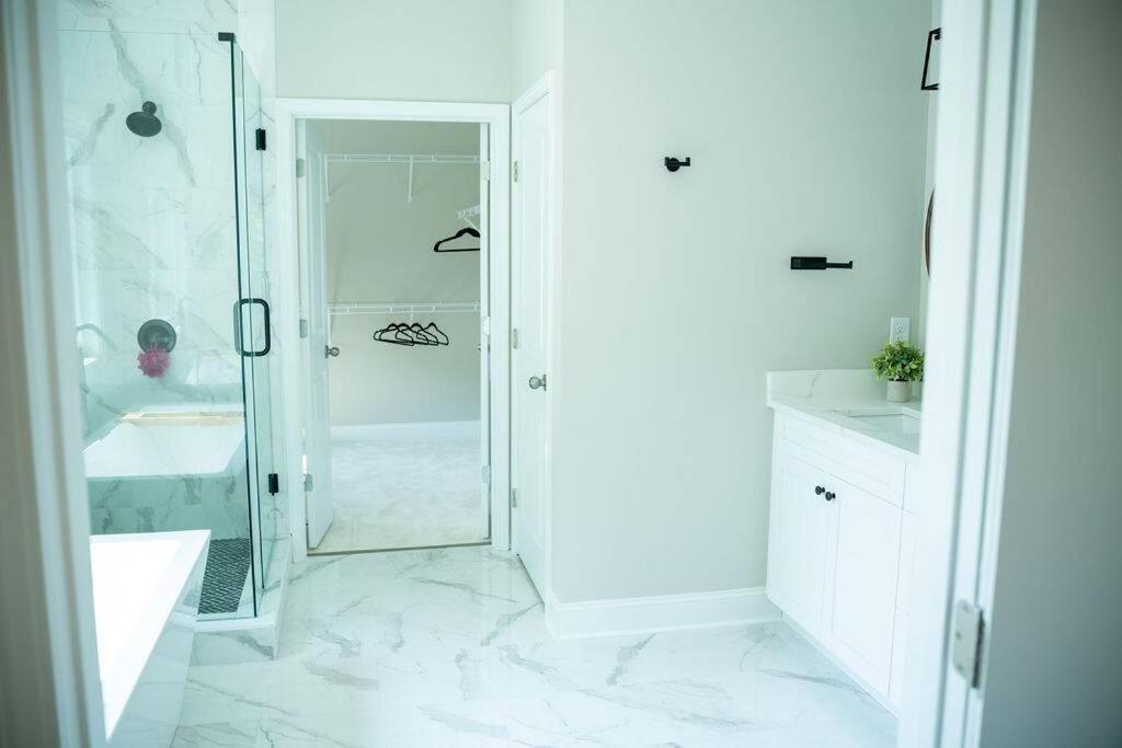 Brand New: Urban Oasis 5 Min From Mercedes Benz Атланта Екстер'єр фото